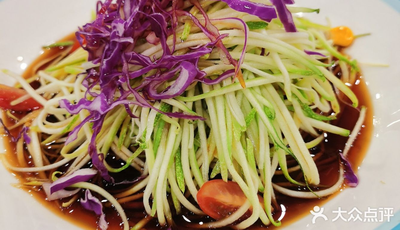 都是大盆的徐州菜，两个人点菜比较难