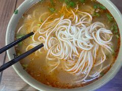 -亮亮面馆(经六路店)