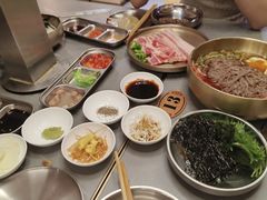 -围炉肉舍•炭烤活鳗•丹东海鲜烤肉(步行街店)