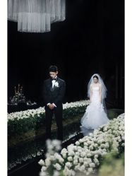 点击看大图 -Renee芮亦婚纱
