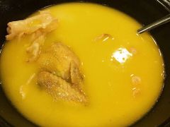 -鲜入围煮花胶鸡海鲜火锅