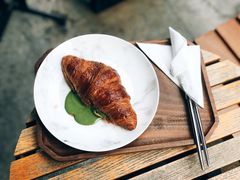 爆浆抹茶可颂-DECAMERON十日谈(卓悦汇店)