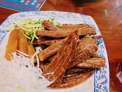 娄府酥骨带鱼-娄三少·老北京春饼烤鸭家常菜(方庄店)
