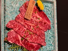 -山川小町·极番烧肉(新地假日广场店)