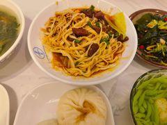 -李与白包子铺(桐梓林店)