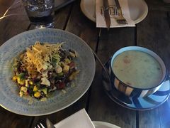 美食家色拉-THE CUT Rooftop顶楼牛排餐吧(环贸iapm店)
