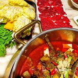 杭州探店｜必打卡地道牛肉火锅爆炸好吃 天呐杭州这家牛