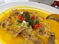 至激酸辣汤灼肥牛-悦湖公馆