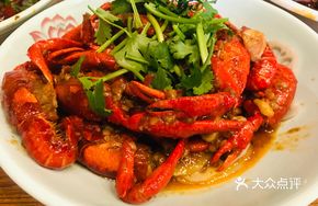 Huang Dahans Garlic Large Lobster