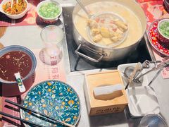 -尚尚仙·酸汤猪手·猪肚鸡火锅(华联万柳购物中心店)