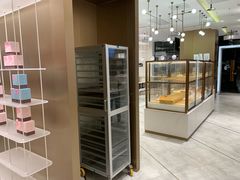 面包甜点陈列柜-奈雪的茶(华侨城创意园店)