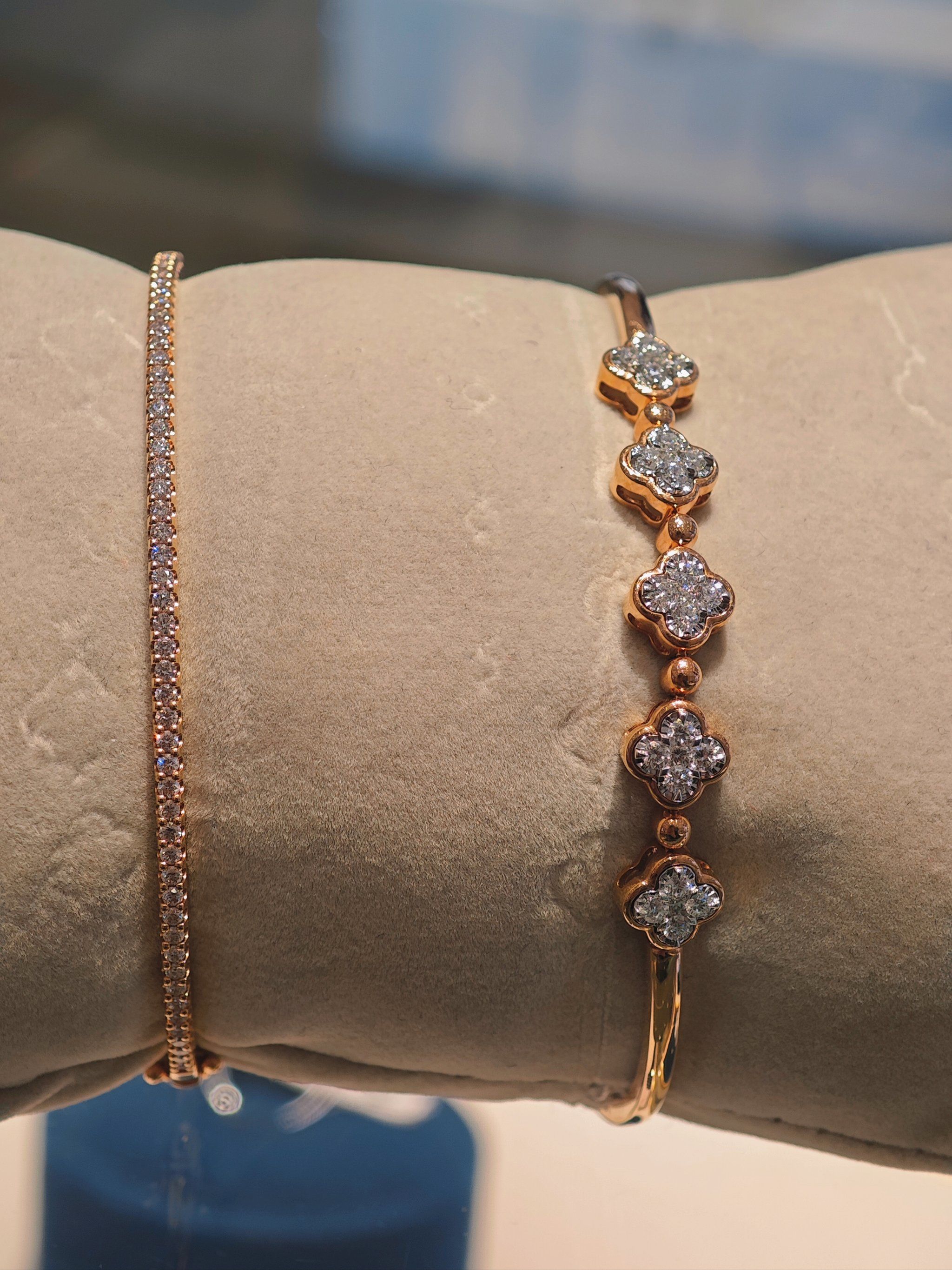 周生生18k金玫瑰手镯