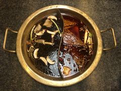 -小天鹅火锅·一线江景洪鼎旗舰店(洪崖洞店)