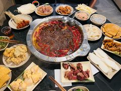 -洞亭火锅(防空洞总店)