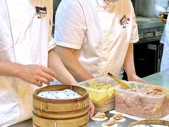 -馋三尺蟹粉小笼(人民广场店)