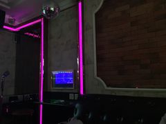 包房-麦度量贩式KTV(中联广场店)