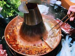 -果松木炭酸菜铜火锅·外婆参鸡汤