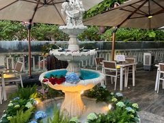 -Mark&Mars Restaurant