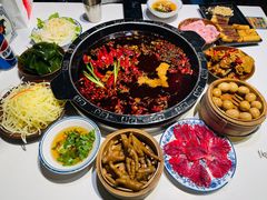 -卤校长老火锅(杨家坪直营店)