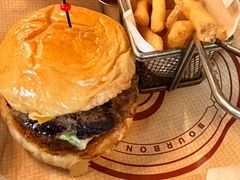-BOURBON 玻本美式餐厅酒吧(虹桥新天地店)