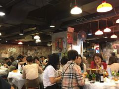 大堂-鲜入围煮花胶鸡海鲜火锅