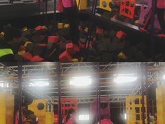 -嘿哟动霸CHUA·新潮玩运动娱乐中心·蹦床滑冰团建乐园