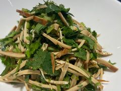 香菜香干-新吉士·上海菜(浦东LCM置汇旭辉店)