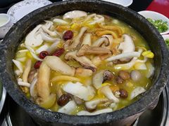 -南渝食府.墨脱石锅松茸鸡