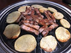 厚切五花肉-·缸桶屋·韩式牛肋条自助烤肉(西湖D11店)