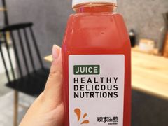 椰肉草莓-陈家生煎(世茂双子塔店)