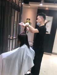 -苑苑发型设计