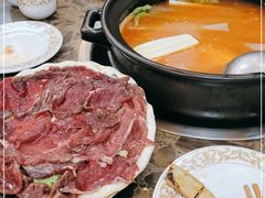 -乳仔牛牦牛汤锅 烤羊排(松潘古城店)