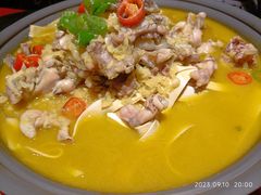 -龙巢盱眙龙虾·牛蛙·烧烤宵夜(八卦岭店)
