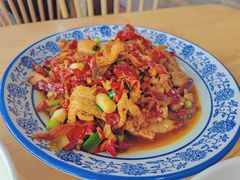 土干辣椒炒肉-瑶河山里菜