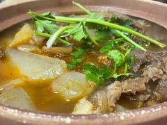 萝卜牛腩锅-堤角王师傅牛骨头