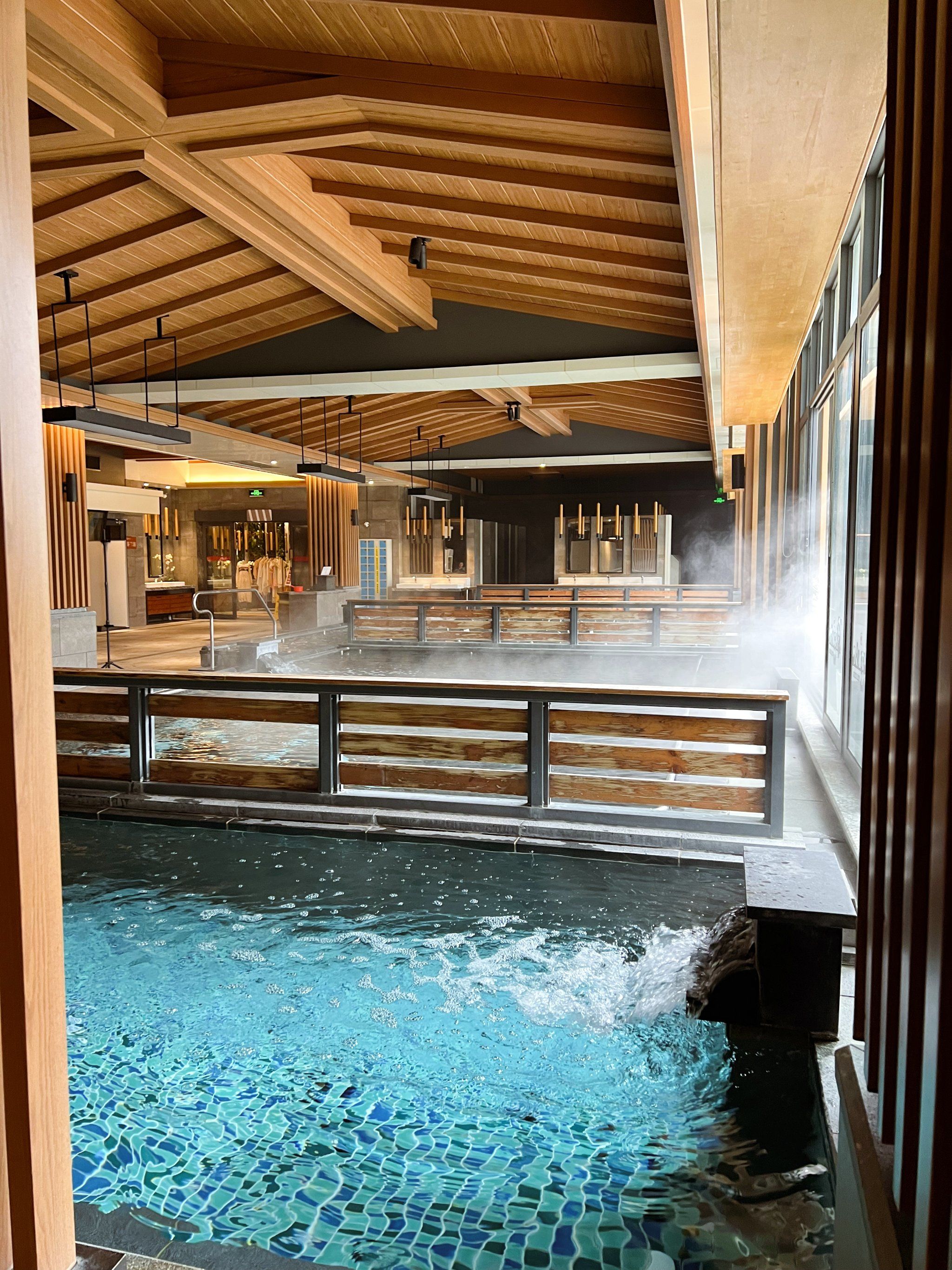 成都本地人扎堆堆的何日君温泉水疗!