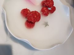 杨梅鳕鱼球-柳莺湖上·湖景餐厅·江南菜(西湖店)
