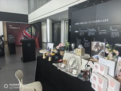 -天津波士信达奔驰4S店(卫津南路店)