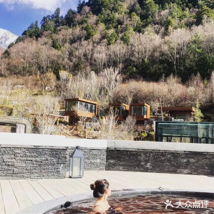 雪中泡温泉|古尔沟华美达温泉酒店