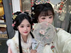 -一揽芳华汉服旗袍体验馆(拙政园店)