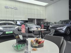 -弘仁宝佳比亚迪4S店(宝山旗舰店)