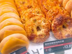 -HOT CRUSH趁热集合·现烤面包(上海环球港店)