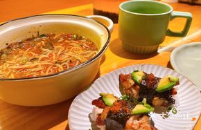 Yunnan Sour Cabbage and Minced Pork Pot Noodles