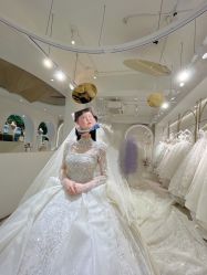 -艾米丽婚纱礼服