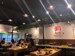 大堂-珍巴奴毛肚牛肉小火锅(四惠店)