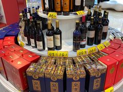 零售区-好特卖HotMaxx(杭州滨江宝龙城店)