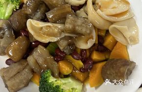 Fish Maw, Sea Cucumber and Red Bean Stew