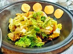 -粘豆包柴火铁锅炖