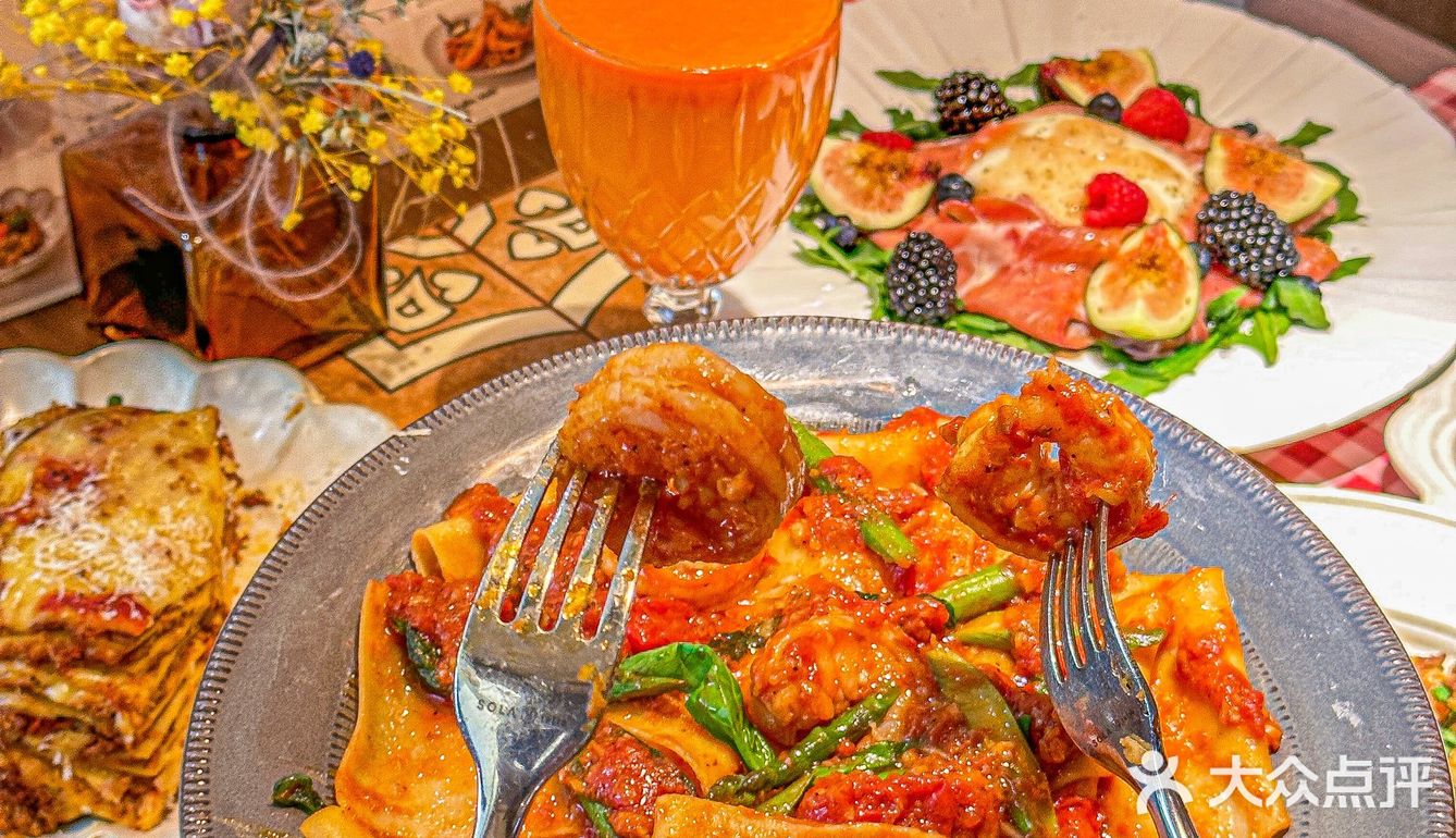 恭喜万象城拥有加菲猫同款千层意面…