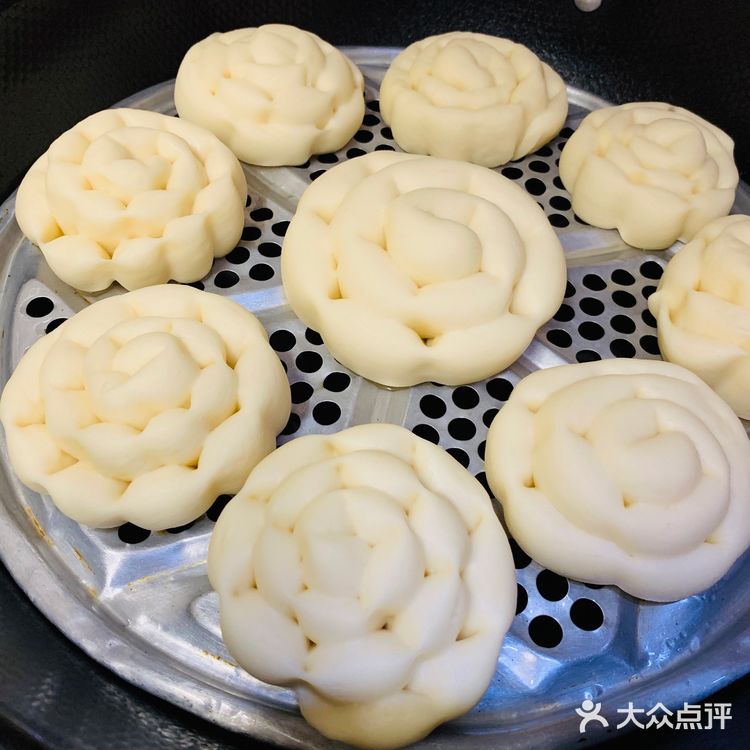 😘晴儿花式馒头[亲亲]